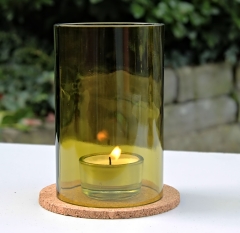 Windlichtglas aus einer Rotweinflasche